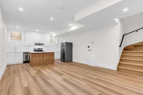 Photo 43 at 16 Humheller Road, Clairville, Toronto