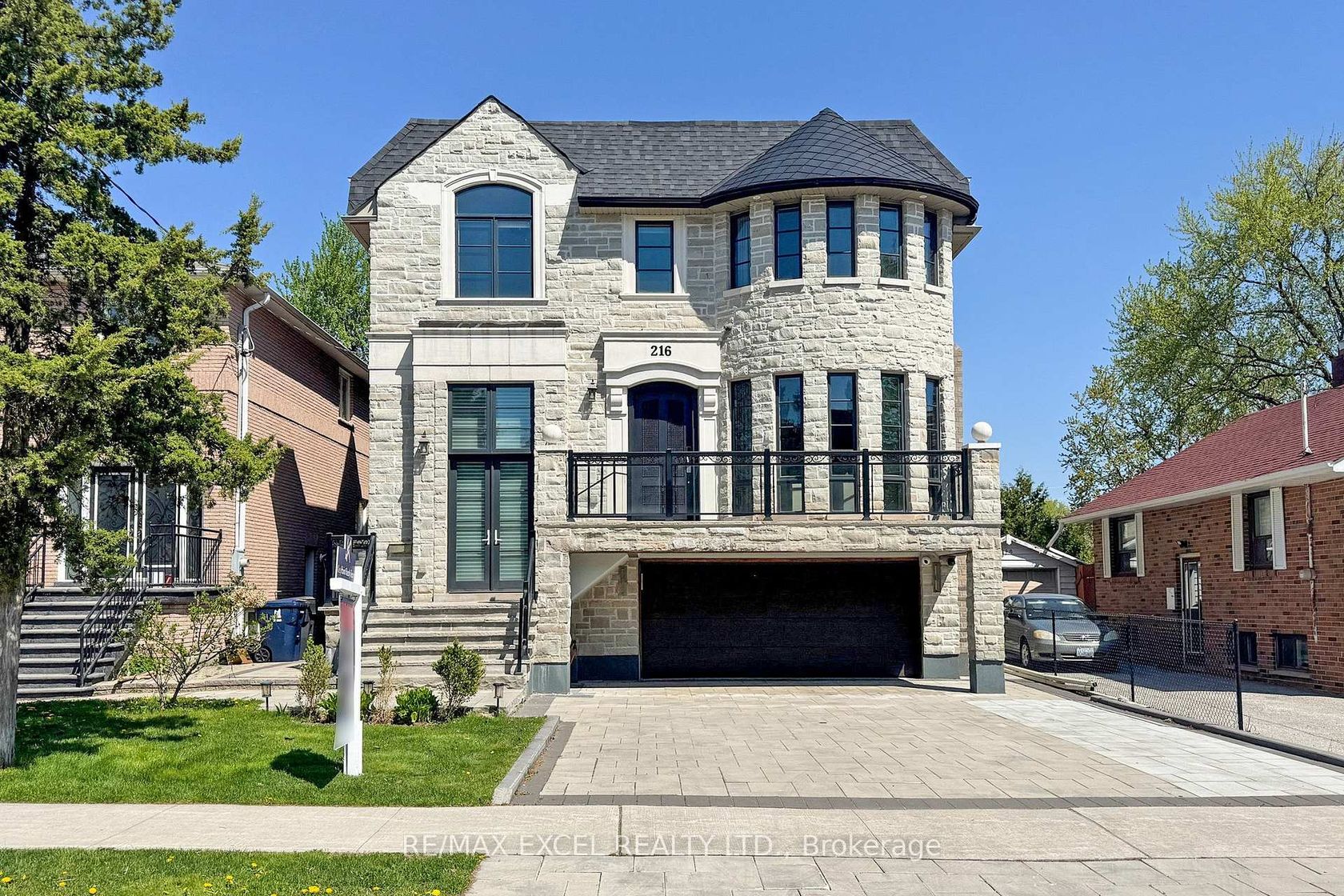216 Olive Avenue, Willowdale East, Toronto 