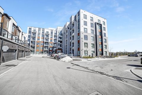 Photo 2 at 101 - 50 Kaitting Trail, GO Glenorchy, Oakville