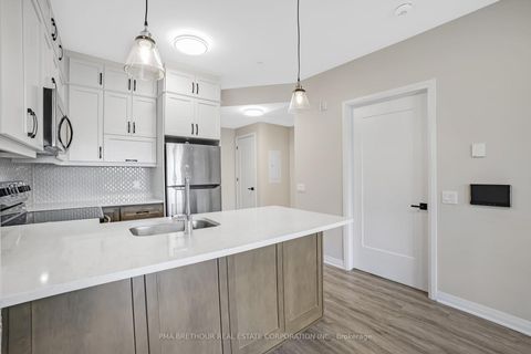 Photo 14 at 101 - 50 Kaitting Trail, GO Glenorchy, Oakville