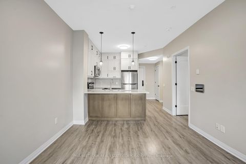 Photo 15 at 101 - 50 Kaitting Trail, GO Glenorchy, Oakville