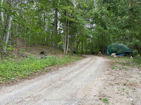 Photo 19 at 2089 Dwinnell Road, 400 North, Barrie Photo 19 at 2089 Dwinnell Road, 400 North, Barrie