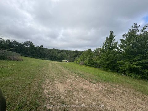 Photo 31 at 2089 Dwinnell Road, 400 North, Barrie