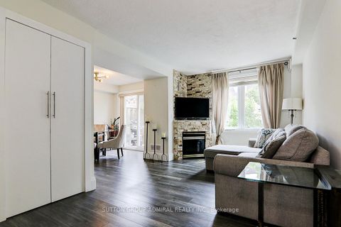 Photo 4 at 838 - 75 Weldrick Road E, Observatory, Richmond Hill