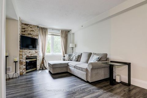 Photo 5 at 838 - 75 Weldrick Road E, Observatory, Richmond Hill