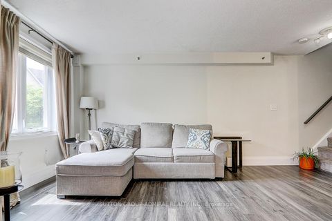 Photo 6 at 838 - 75 Weldrick Road E, Observatory, Richmond Hill