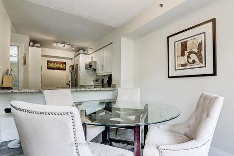 Photo 9 at 838 - 75 Weldrick Road E, Observatory, Richmond Hill