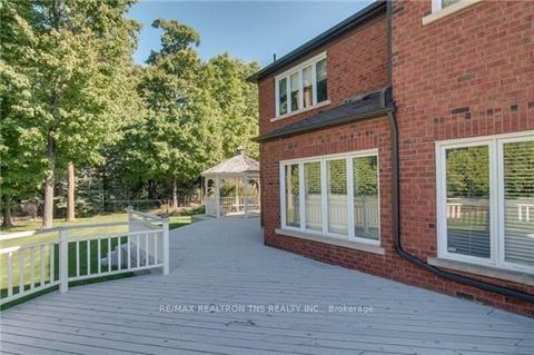 Photo 21 at 16 Chaplin Court, Bayview Hill, Richmond Hill