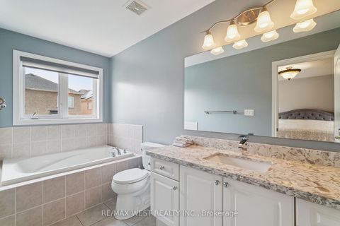 Photo 5 at 148 Chayna Crescent, Patterson, Vaughan