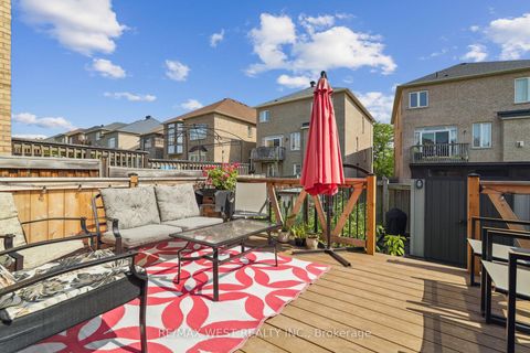 Photo 11 at 148 Chayna Crescent, Patterson, Vaughan