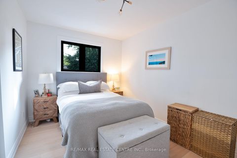Photo 15 at 2221 Wyandotte Drive, BR Bronte, Oakville