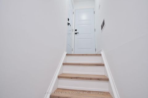 Photo 16 at 2221 Wyandotte Drive, BR Bronte, Oakville