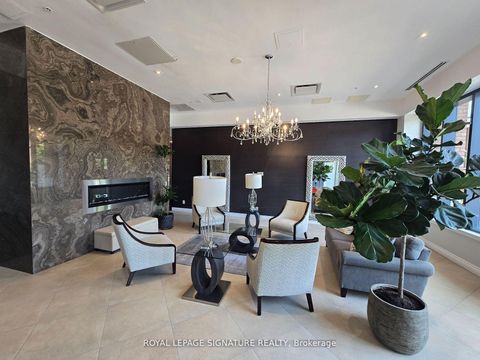 Photo 3 at 610 - 11611 Yonge Street, Jefferson, Richmond Hill