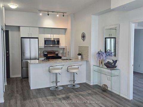 Photo 12 at 610 - 11611 Yonge Street, Jefferson, Richmond Hill
