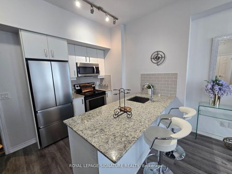 Photo 13 at 610 - 11611 Yonge Street, Jefferson, Richmond Hill