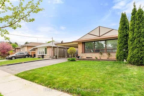 Photo 4 at 65 Barkwin Drive, Beaumonde Heights, Toronto