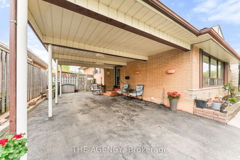 Photo 5 at 65 Barkwin Drive, Beaumonde Heights, Toronto