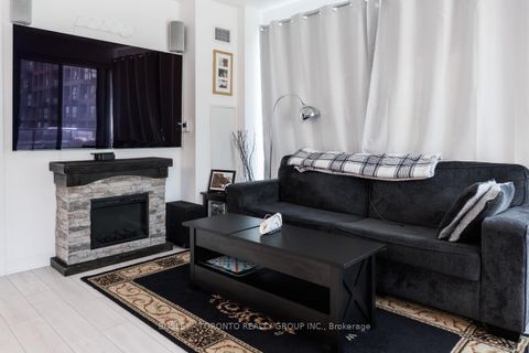 Photo 4 at 363 - 31 Tippett Road, Clanton Park, Toronto