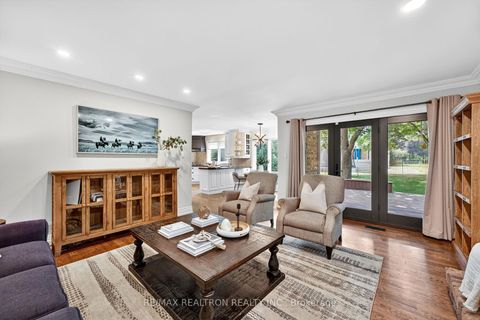 Photo 21 at 2 Aukland Lane, King City, King