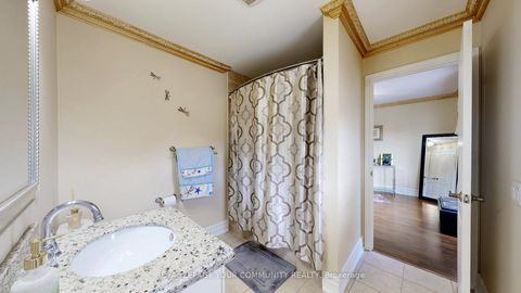 Photo 32 at 48 Lady Angela Lane, Patterson, Vaughan