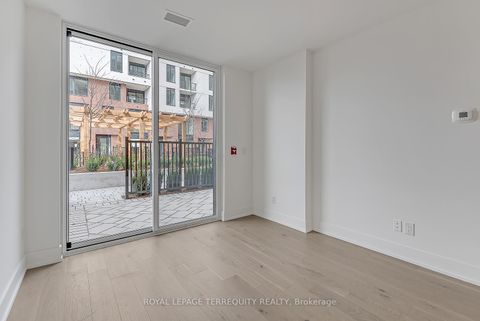 Photo 5 at 127 - 11 Maryport Avenue, CFB, Toronto
