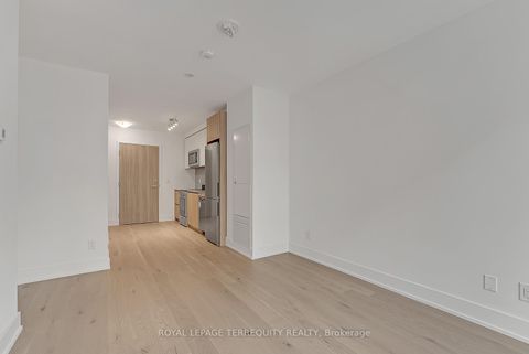 Photo 7 at 127 - 11 Maryport Avenue, CFB, Toronto