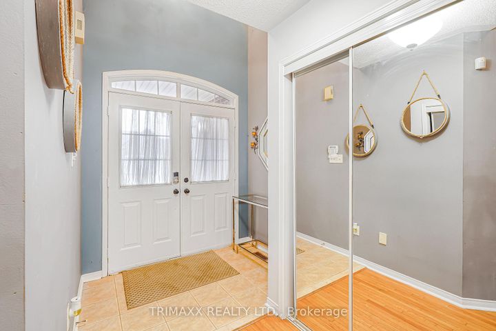 Photo 2 at 3 Turret Crescent, Fletcher's Meadow, Brampton