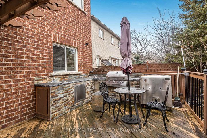 Photo 12 at 3 Turret Crescent, Fletcher's Meadow, Brampton