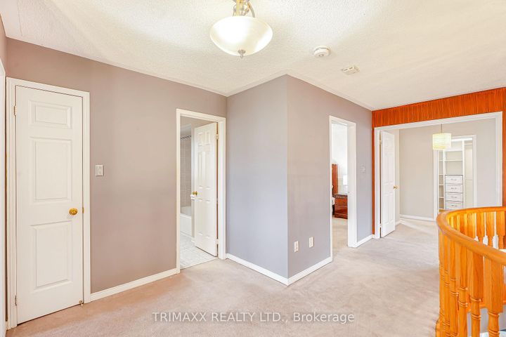 Photo 14 at 3 Turret Crescent, Fletcher's Meadow, Brampton