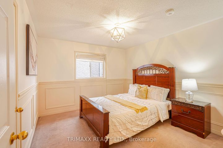 Photo 18 at 3 Turret Crescent, Fletcher's Meadow, Brampton