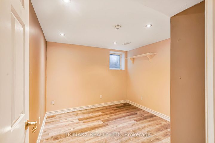 Photo 25 at 3 Turret Crescent, Fletcher's Meadow, Brampton