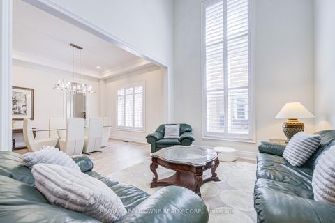 Photo 8 at 2359 Saw Whet Boulevard, GA Glen Abbey, Oakville