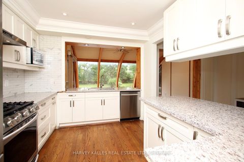 Photo 3 at 140 Wedgewood Drive, Newtonbrook East, Toronto