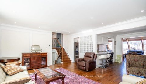 Photo 11 at 140 Wedgewood Drive, Newtonbrook East, Toronto