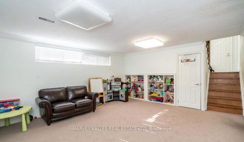 Photo 17 at 140 Wedgewood Drive, Newtonbrook East, Toronto
