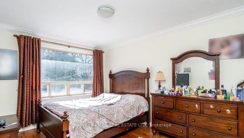 Photo 23 at 140 Wedgewood Drive, Newtonbrook East, Toronto