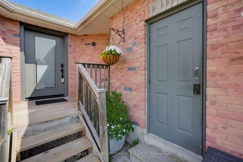 Photo 2 at 12 Dunnett Drive, Ardagh, Barrie