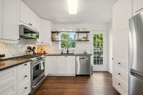 Photo 10 at 12 Dunnett Drive, Ardagh, Barrie