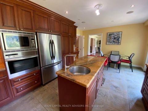 Photo 7 at 108 Old Colony Road, Windfields, Toronto