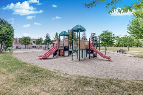 Photo 25 at 8 Santa Maria Trail, Vellore Village, Vaughan