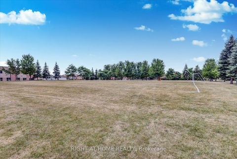 Photo 26 at 8 Santa Maria Trail, Vellore Village, Vaughan