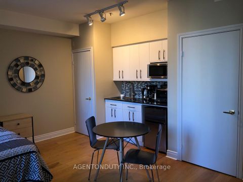 Photo 3 at 407 - 73 Richmond Street W, Bay Street Corridor, Toronto