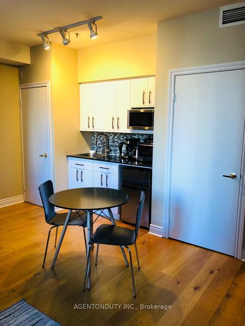 Photo 4 at 407 - 73 Richmond Street W, Bay Street Corridor, Toronto Photo 4 at 407 - 73 Richmond Street W, Bay Street Corridor, Toronto