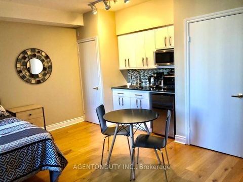 Photo 9 at 407 - 73 Richmond Street W, Bay Street Corridor, Toronto