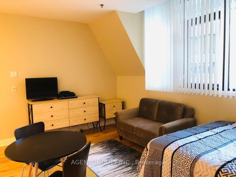 Photo 10 at 407 - 73 Richmond Street W, Bay Street Corridor, Toronto