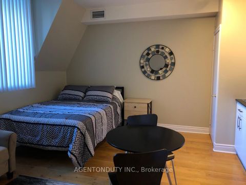 Photo 12 at 407 - 73 Richmond Street W, Bay Street Corridor, Toronto