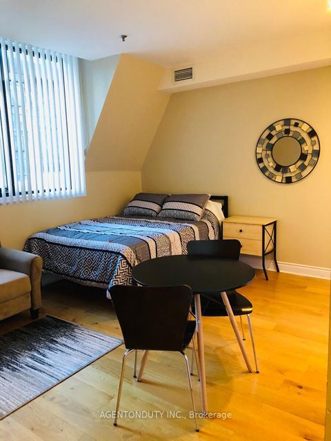 Photo 13 at 407 - 73 Richmond Street W, Bay Street Corridor, Toronto Photo 13 at 407 - 73 Richmond Street W, Bay Street Corridor, Toronto