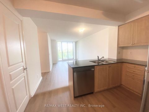 Photo 4 at 512 - 330 Red Maple Road W, Langstaff, Richmond Hill