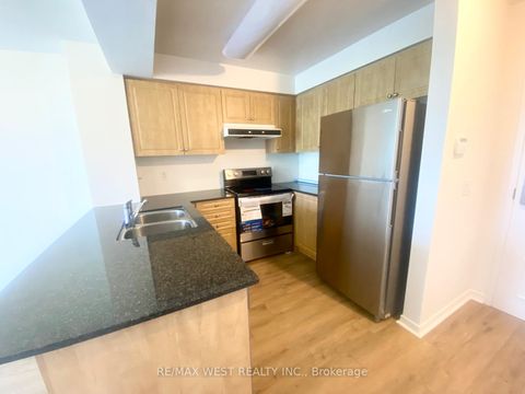 Photo 5 at 512 - 330 Red Maple Road W, Langstaff, Richmond Hill