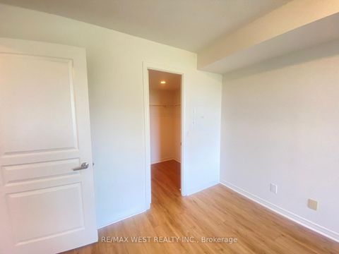 Photo 12 at 512 - 330 Red Maple Road W, Langstaff, Richmond Hill